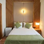 酒店 Serefe
